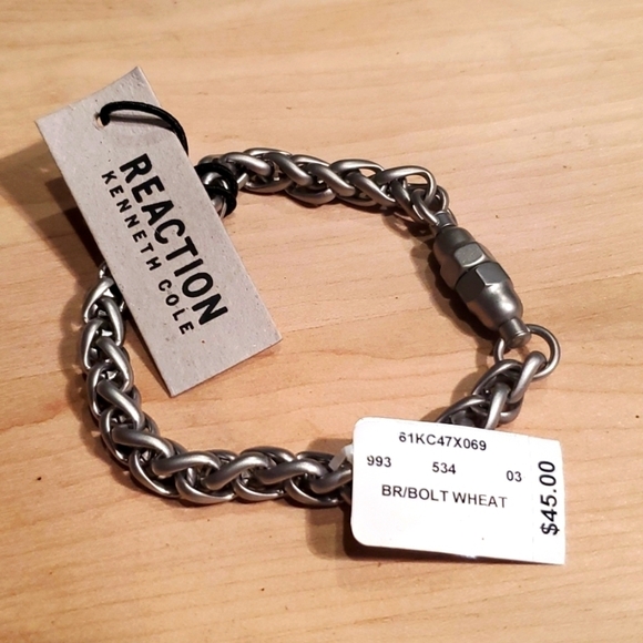 🏈NEW KENNETH COLE BRACELET - Picture 1 of 7